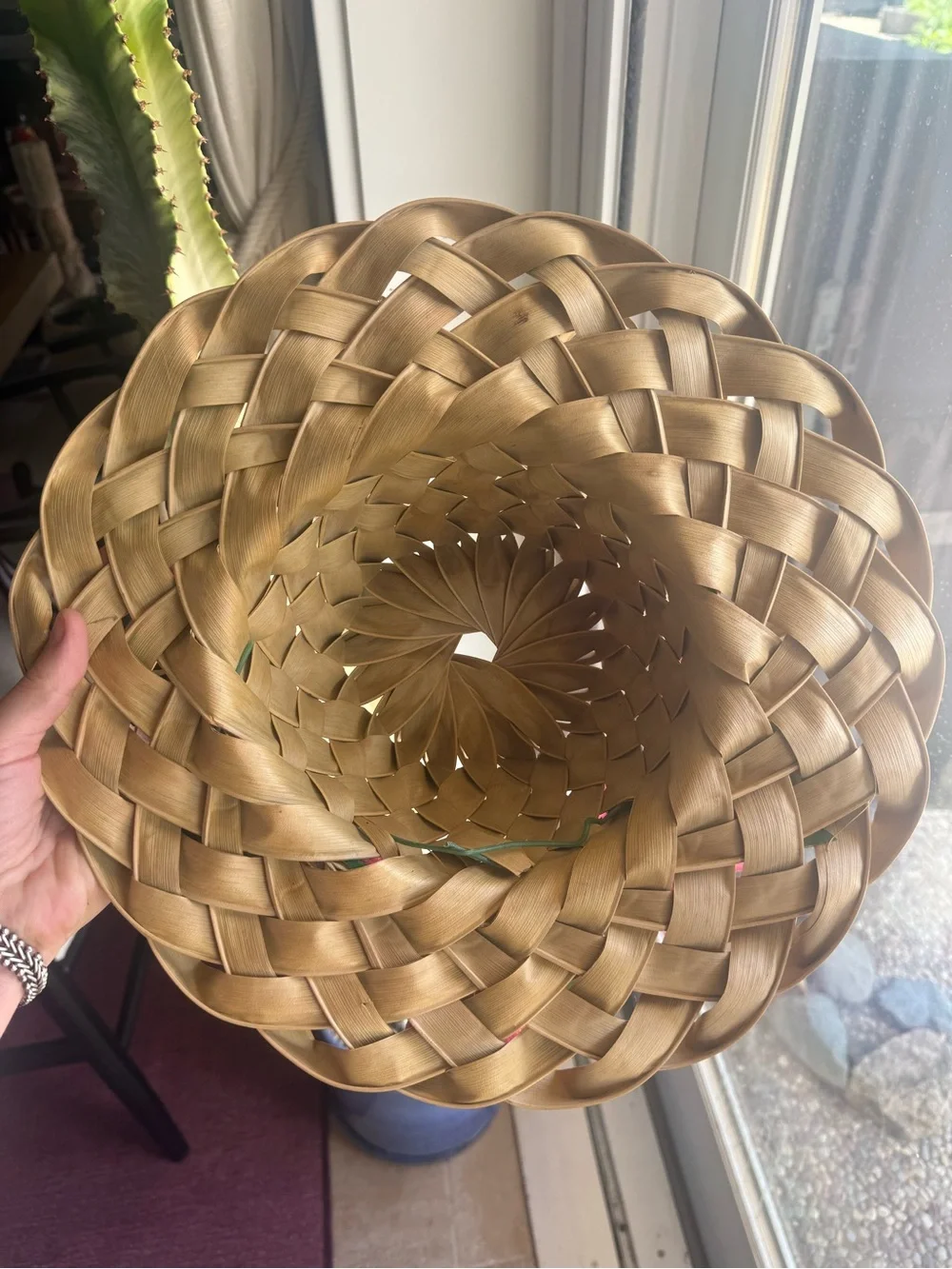Vintage Handwoven Pāpale Niu – Authentic Hawaiian Palm Frond Flower Sun Hat - Picture 4 of 5